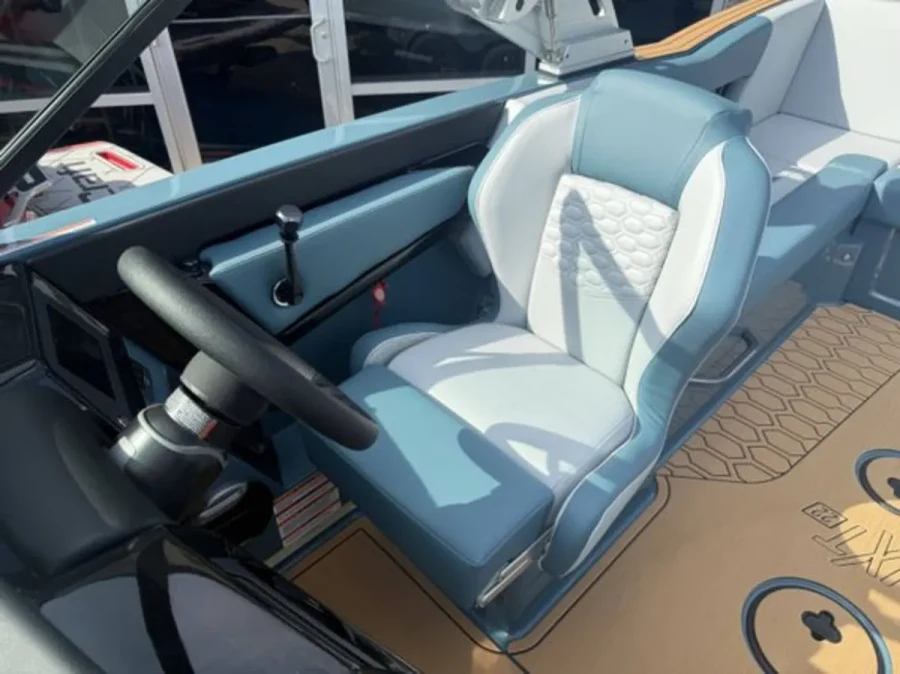 2026-mastercraft-nxt22-143125-image6.webp