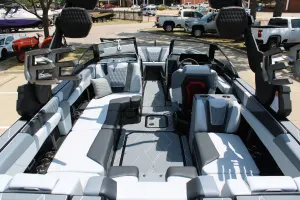 2026-malibu-m242-143127-image10.webp