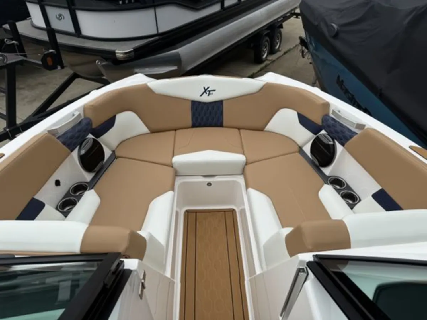 2026 MasterCraft XT22