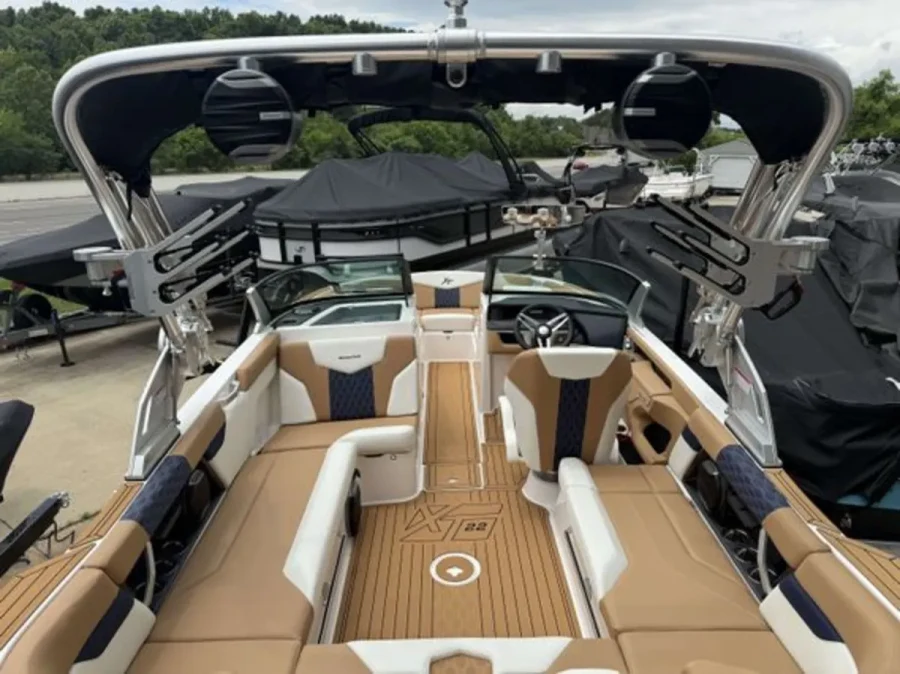 2026-mastercraft-xt22-143128-image12.webp