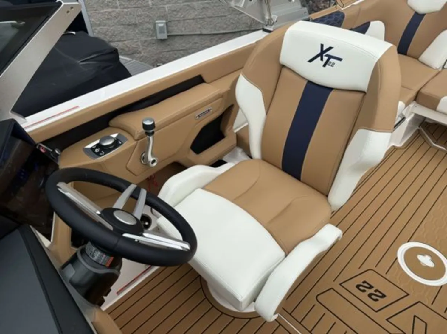 2026 MasterCraft XT22