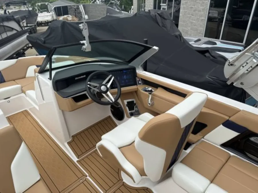 2026-mastercraft-xt22-143128-image4.webp