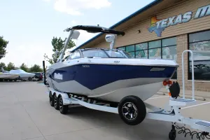 2026-malibu-wakesetter-25-lsv-143129-image1.webp