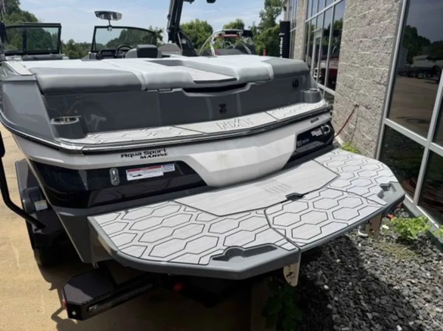2026-mastercraft-nxt23-143138-image14.webp