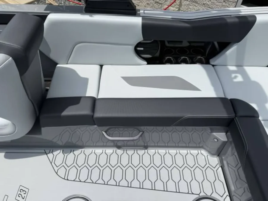 2026-mastercraft-nxt23-143138-image9.webp