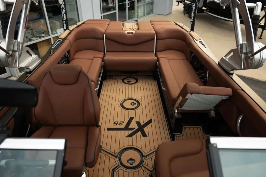 2020-mastercraft-xt25-143141-image15.webp