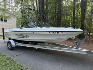 2000-malibu-wakesetter-143162-image0.webp