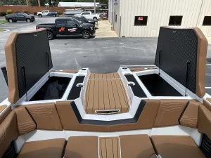 2027-nautique-g25-143168-image11