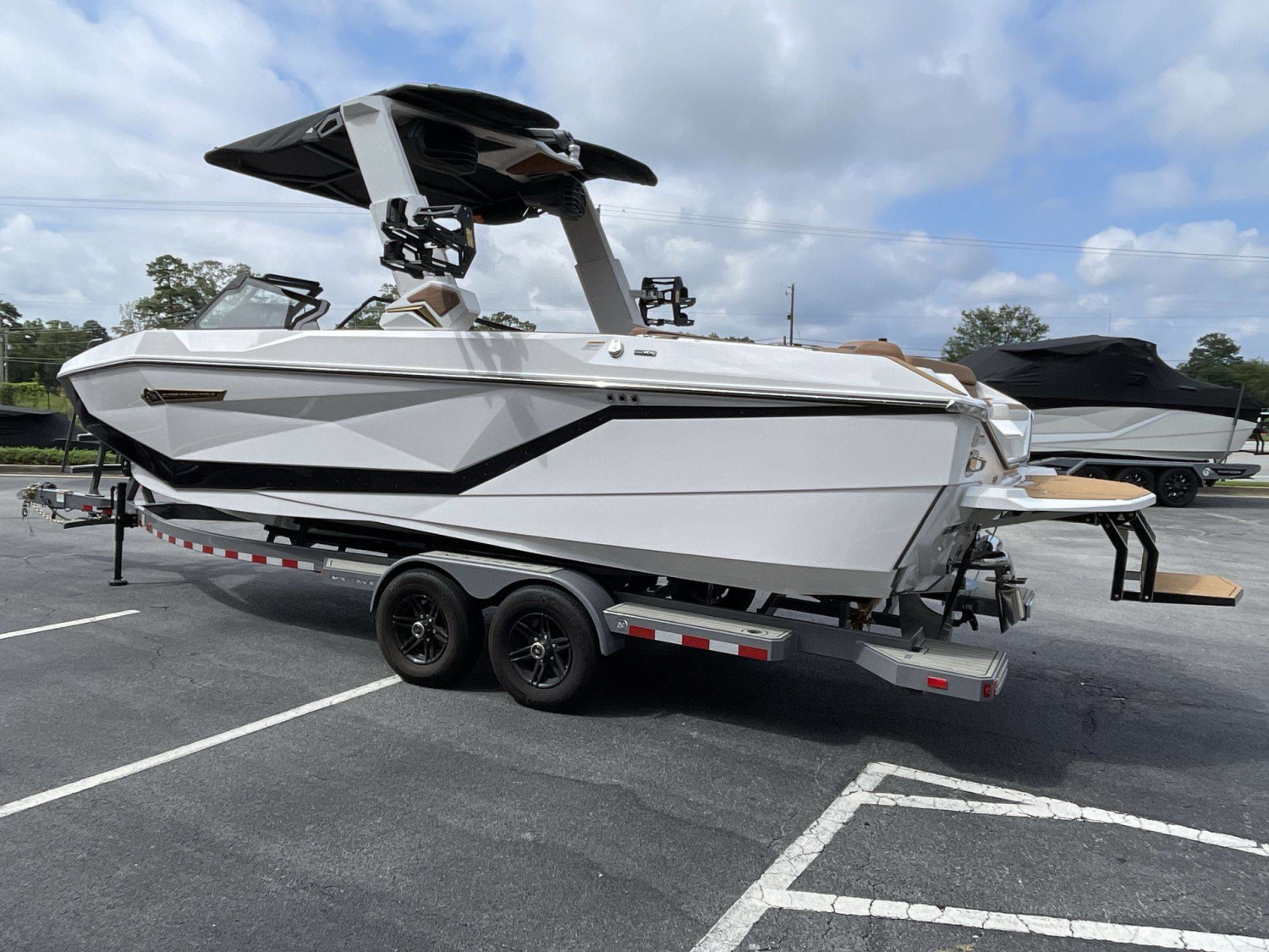 2027 Nautique G25