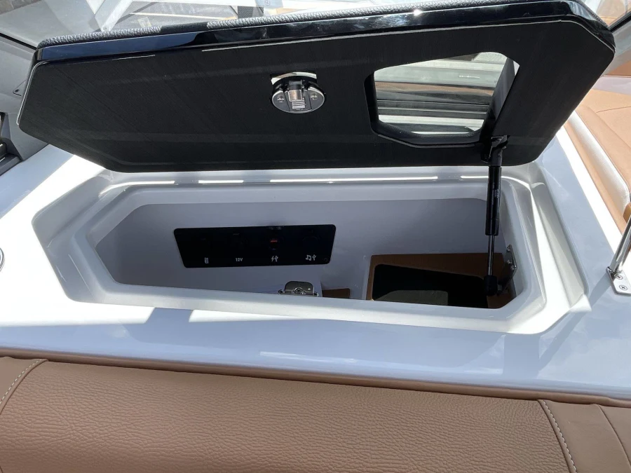 2027-nautique-g25-143168-image23