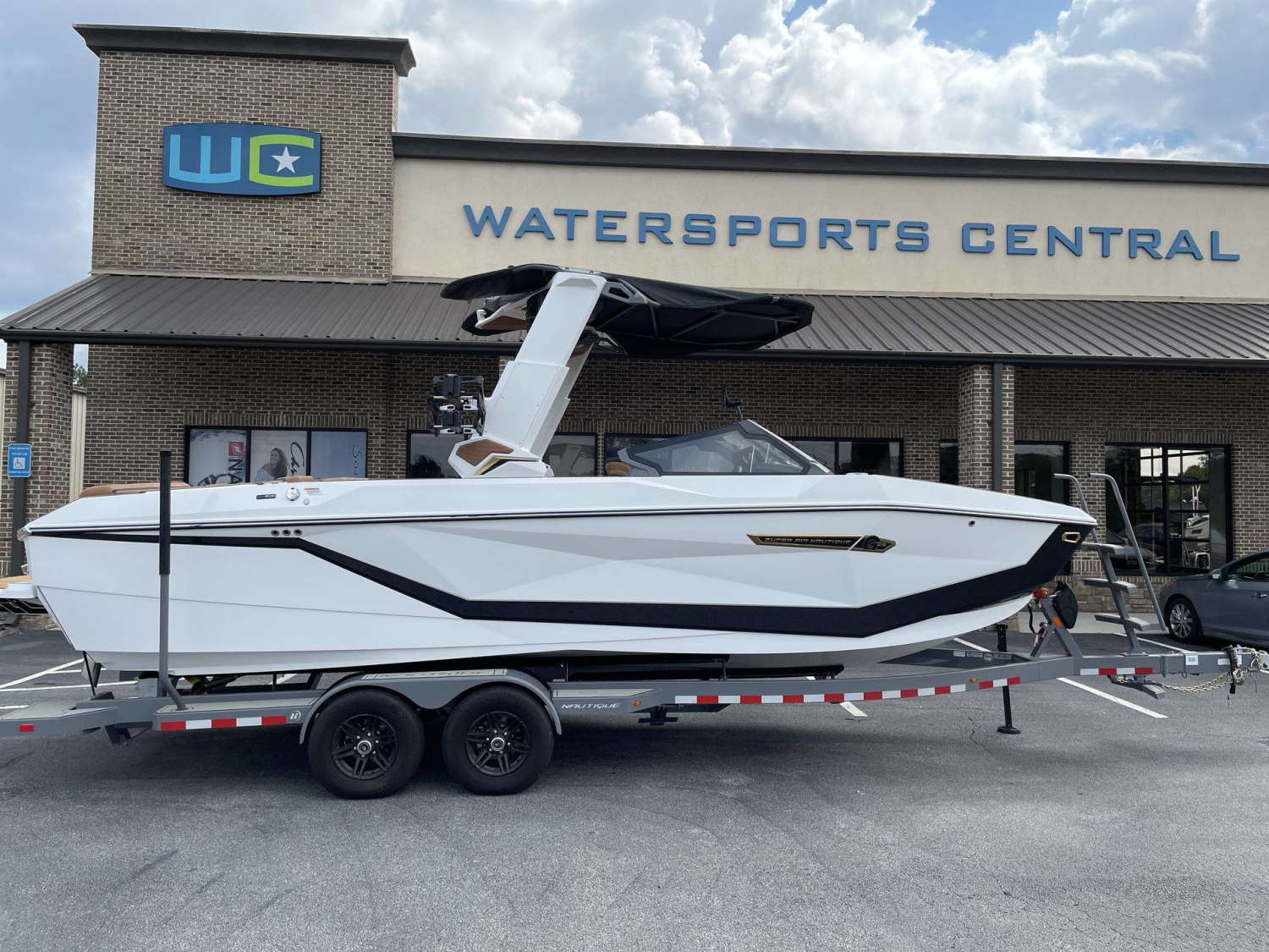 2027 Nautique G25