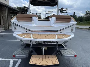 2027-nautique-g25-143168-image8