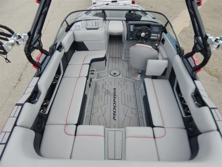 2023-moomba-max-143189-image10.webp