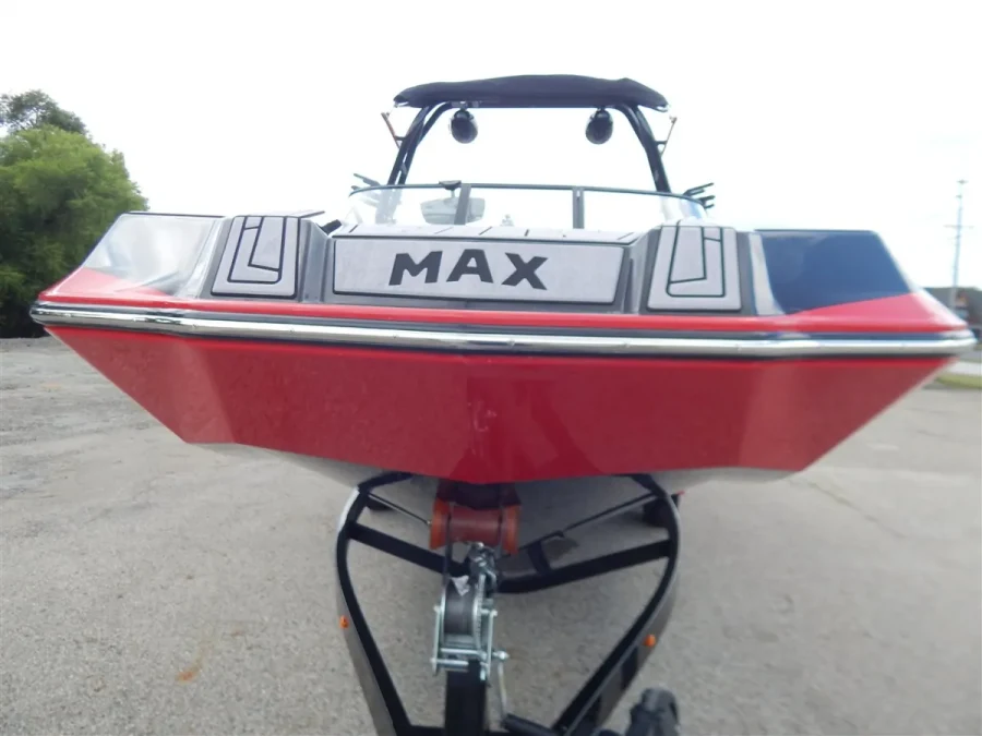 2023-moomba-max-143189-image6.webp
