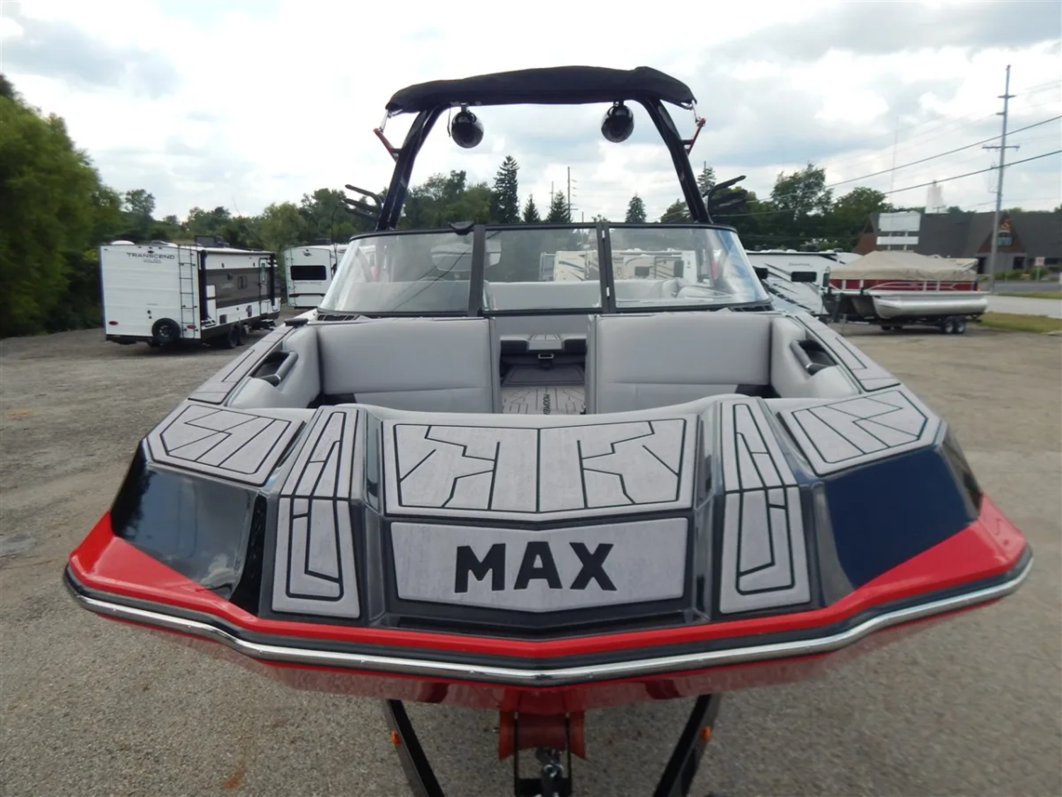 2023 Moomba Max Indmar 6.2 Liter Raptor Boatmate Trailer Wetsounds Stereo