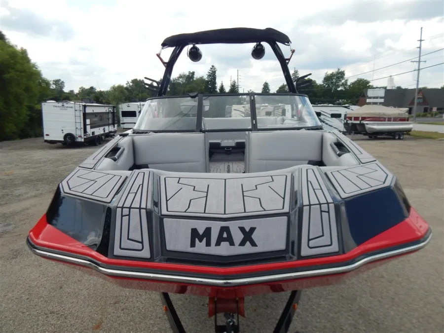 2023-moomba-max-143189-image8.webp