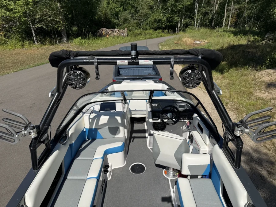 2018-moomba-max-143196-image3.webp