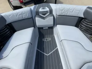 2023-nautique-g23-paragon-143210-image10.webp