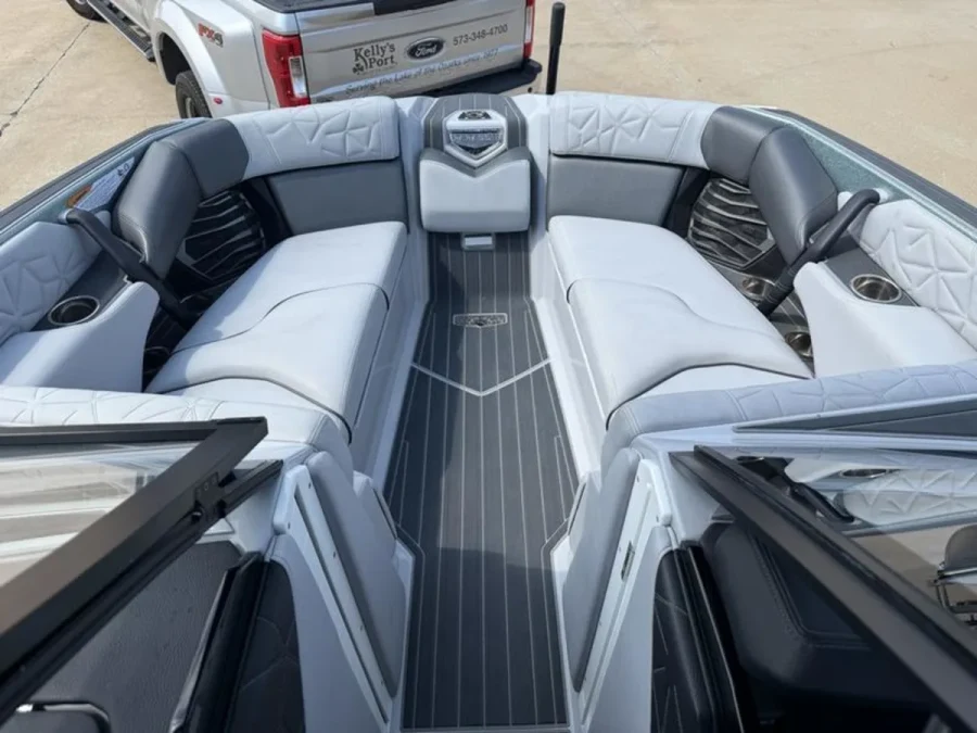2023-nautique-g23-paragon-143210-image11.webp