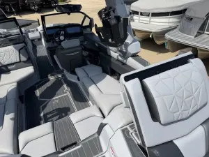 2023-nautique-g23-paragon-143210-image13.webp