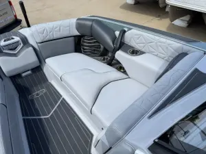 2023-nautique-g23-paragon-143210-image14.webp