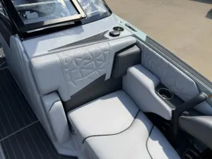 2023-nautique-g23-paragon-143210-image15.webp