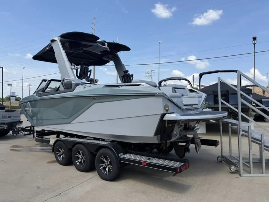 2023-nautique-g23-paragon-143210-image4.webp