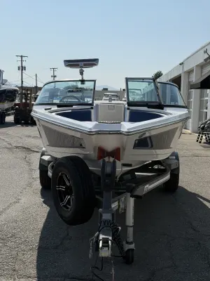 2020-mastercraft-prostar-143221-image4.webp