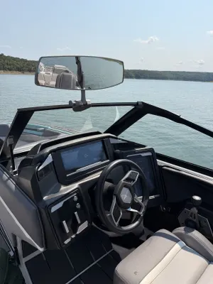 2024 Supra Boats SE550 Icon