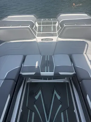 2024 Supra Boats SE550 Icon