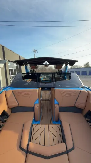 2025-nautique-g23-143262-image1.webp