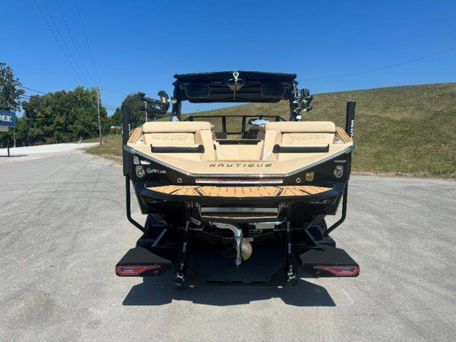 2027 Nautique G25