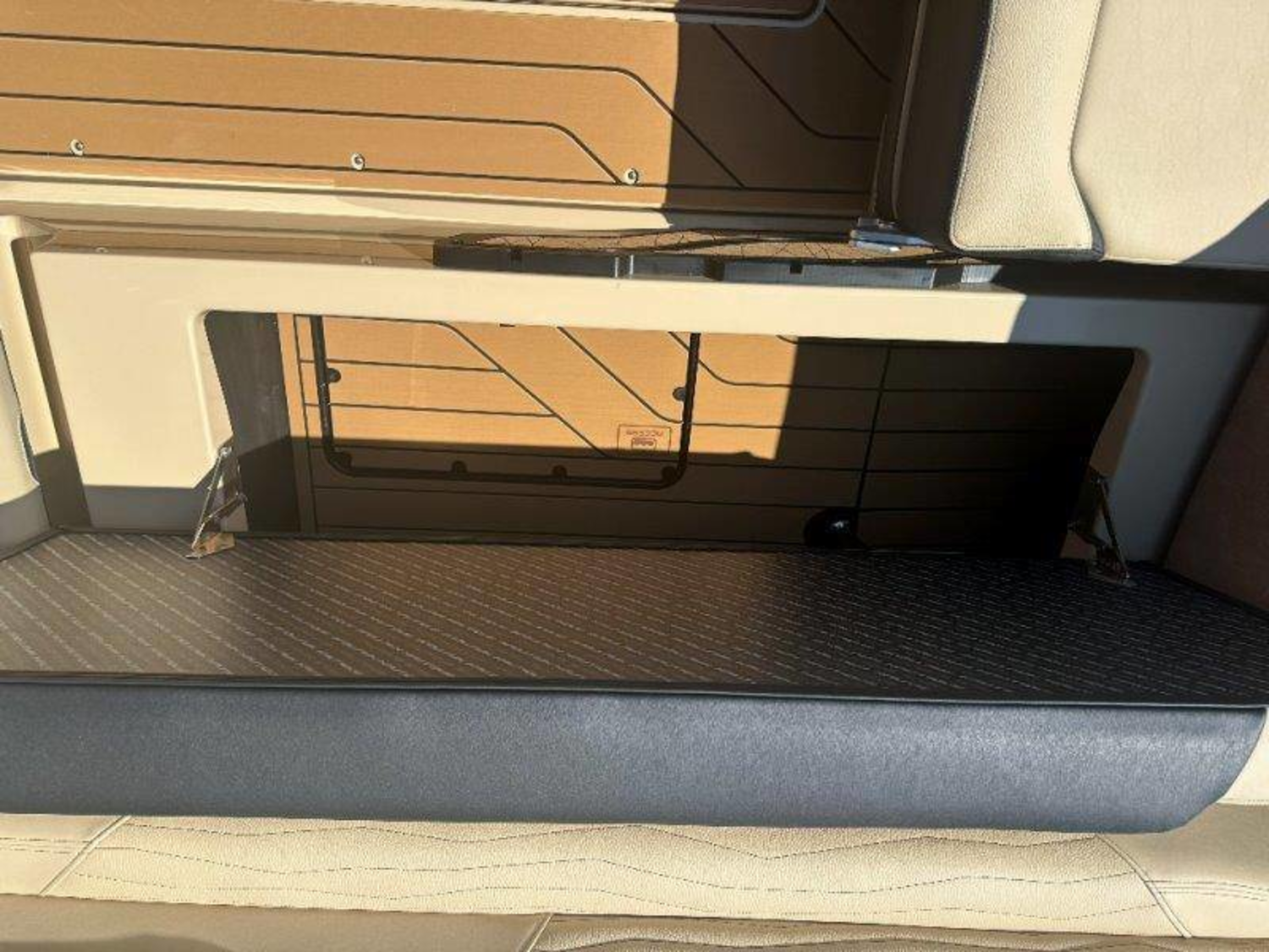 2027 Nautique G25