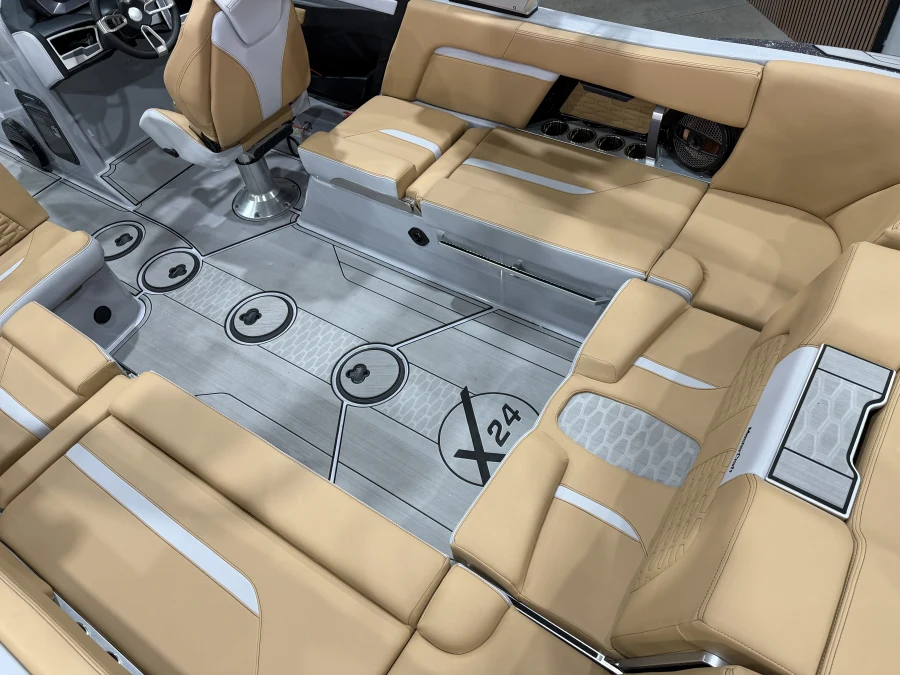 2023-mastercraft-x24-144865-image24