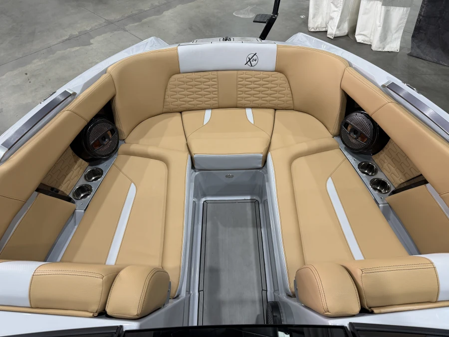 2023-mastercraft-x24-144865-image28