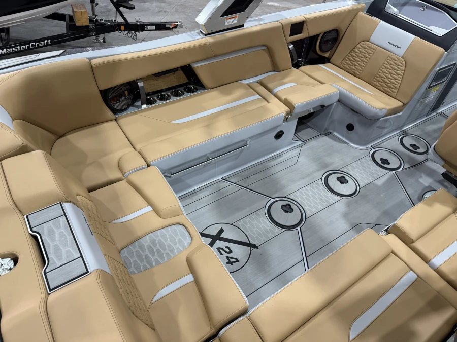 2023-mastercraft-x24-144865-image9