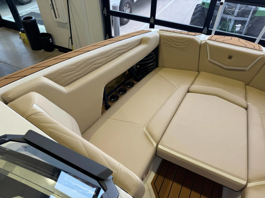 2027-nautique-g25-144868-image19