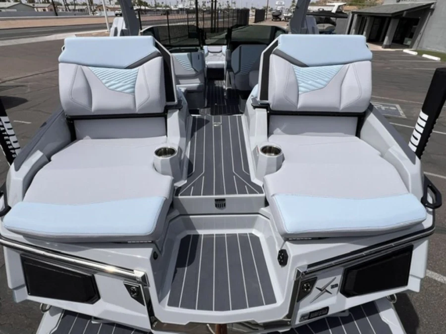 2027-mastercraft-x23-144879-image11