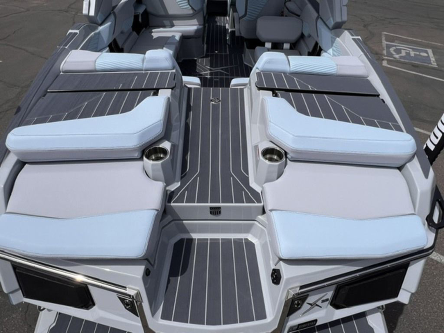 2027 Mastercraft X23