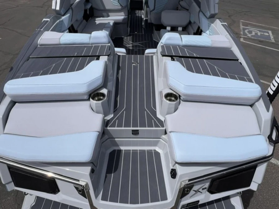 2027-mastercraft-x23-144879-image12