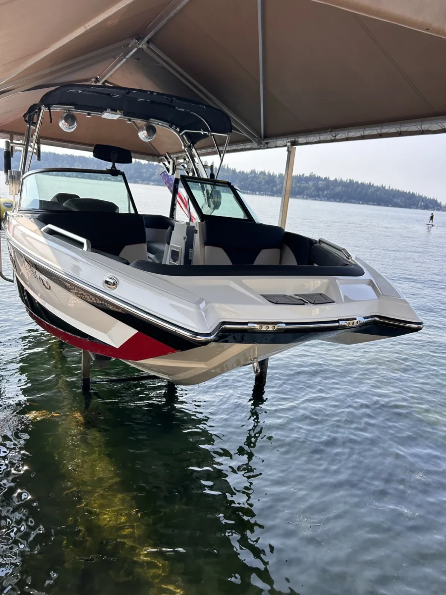 2022-mastercraft-xt22-144907-image4.webp