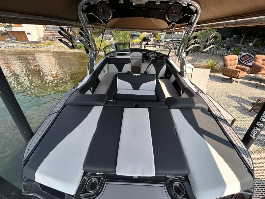 2022-mastercraft-xt22-144907-image5.webp
