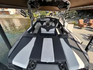 2022-mastercraft-xt22-144907-image5.webp