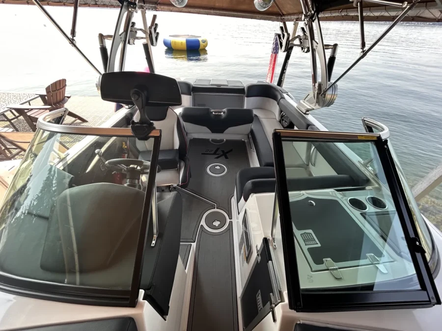 2022-mastercraft-xt22-144907-image7.webp