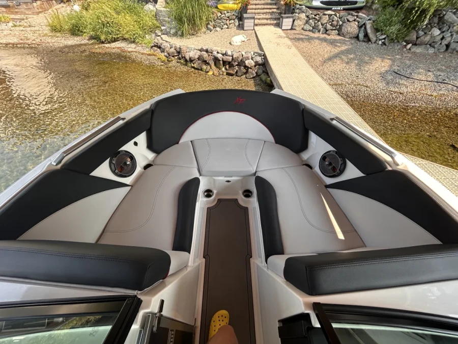 2022-mastercraft-xt22-144907-image8.webp