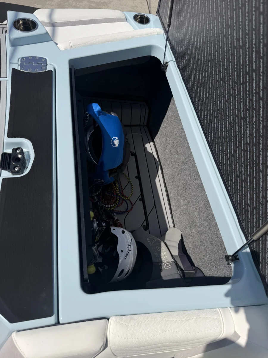 2026-nautique-g23-144911-image8.webp