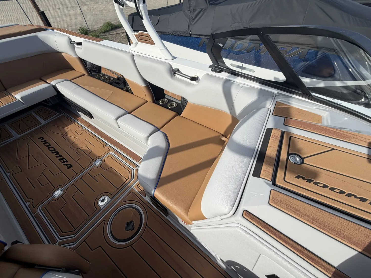 2027 MOOMBA TYKON