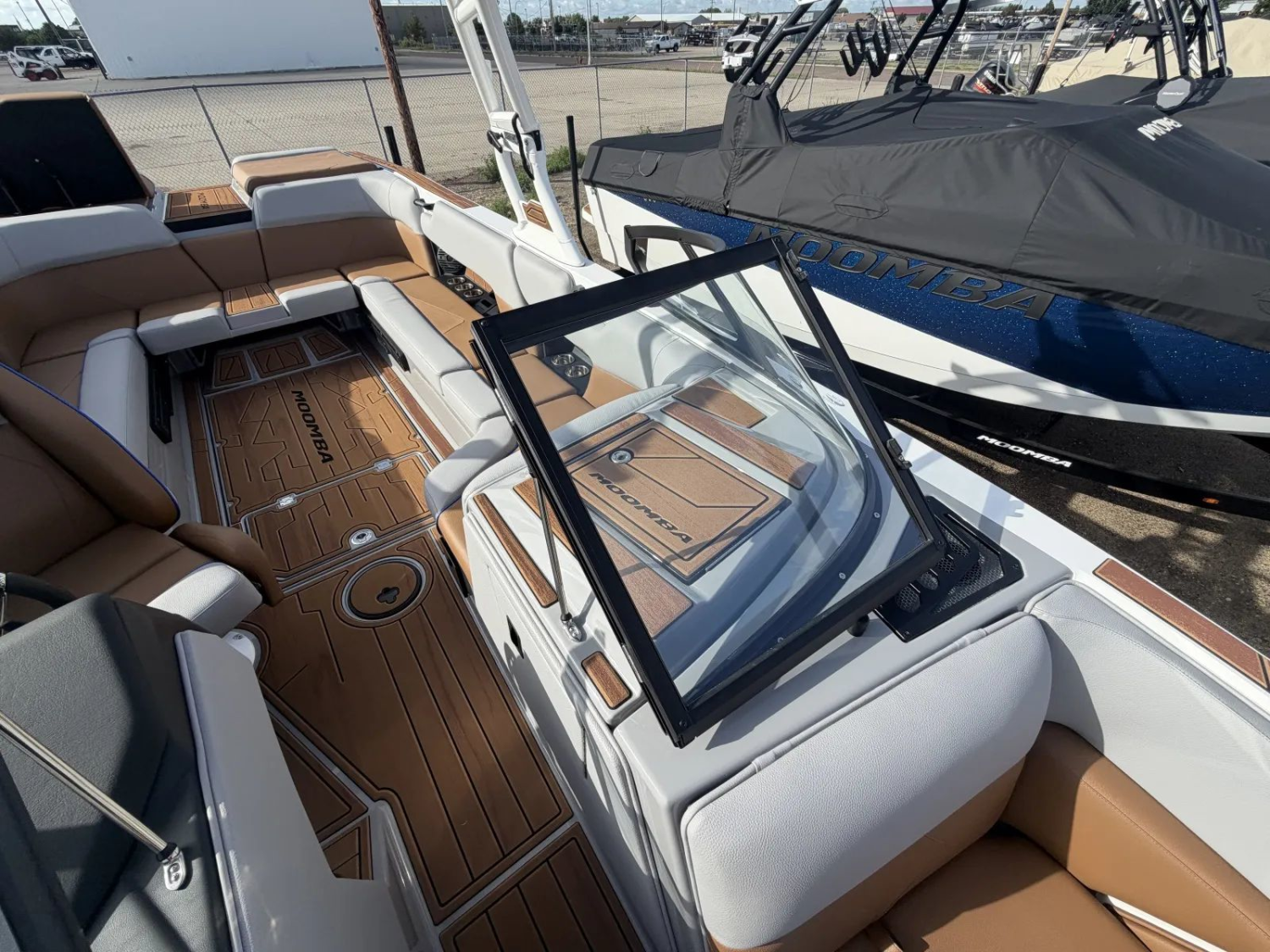 2027 MOOMBA TYKON