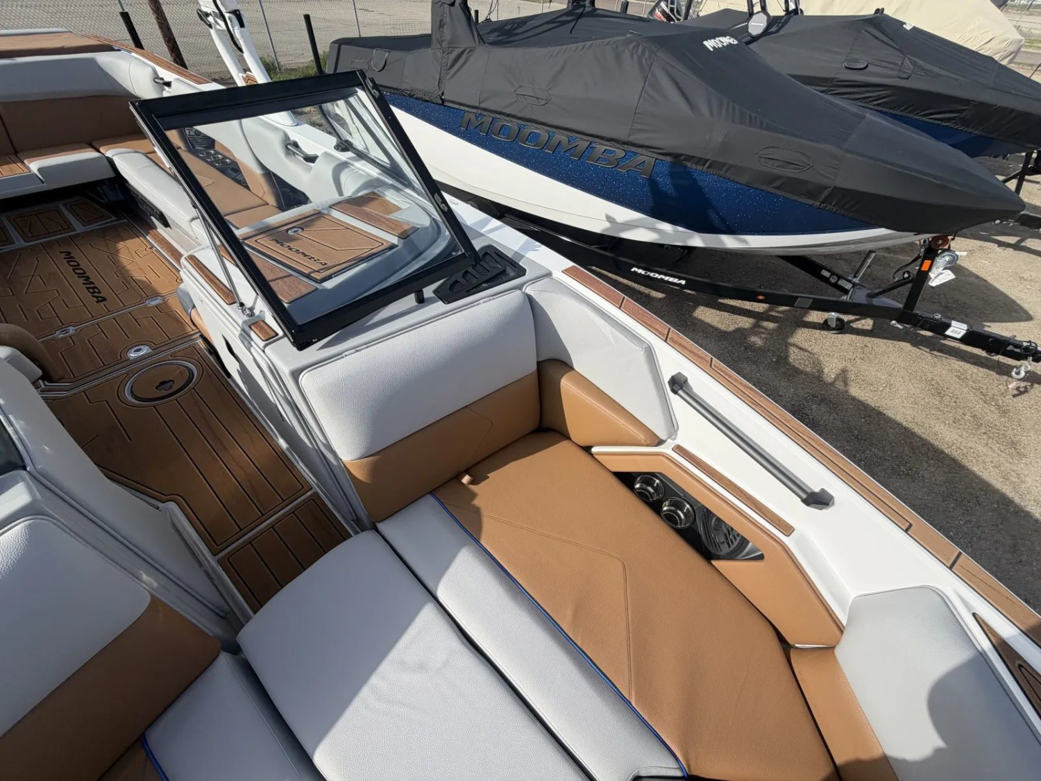 2027 MOOMBA TYKON