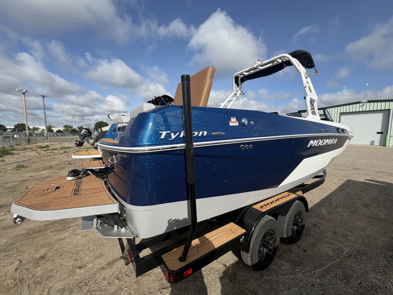 2027 MOOMBA TYKON